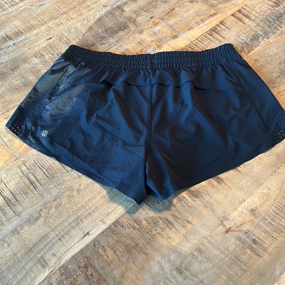 NWOT Athleta 3” Hustle Short - Picture 9 of 9